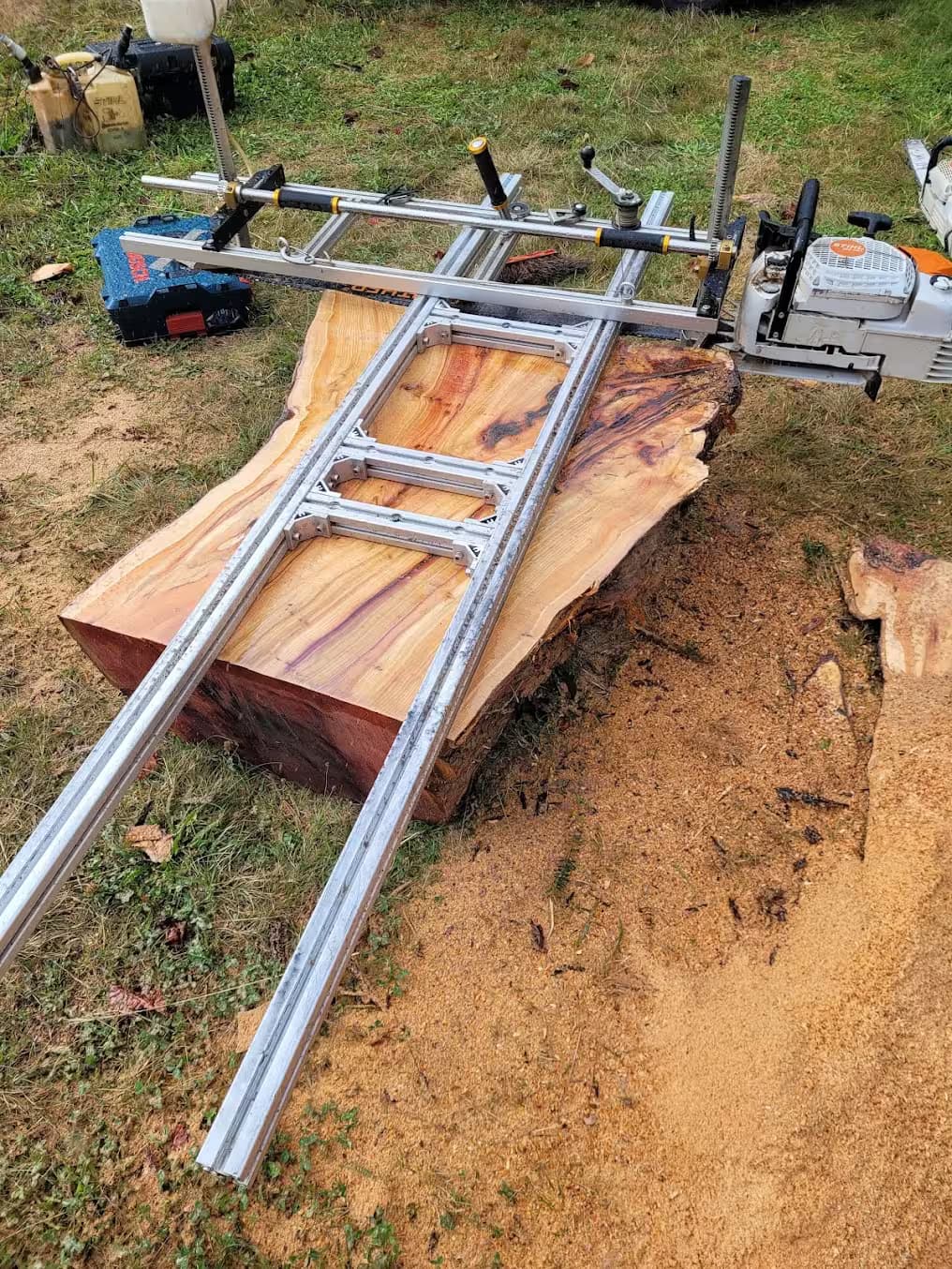 Frette de bois laissant apparaître le cœur de l'arbre